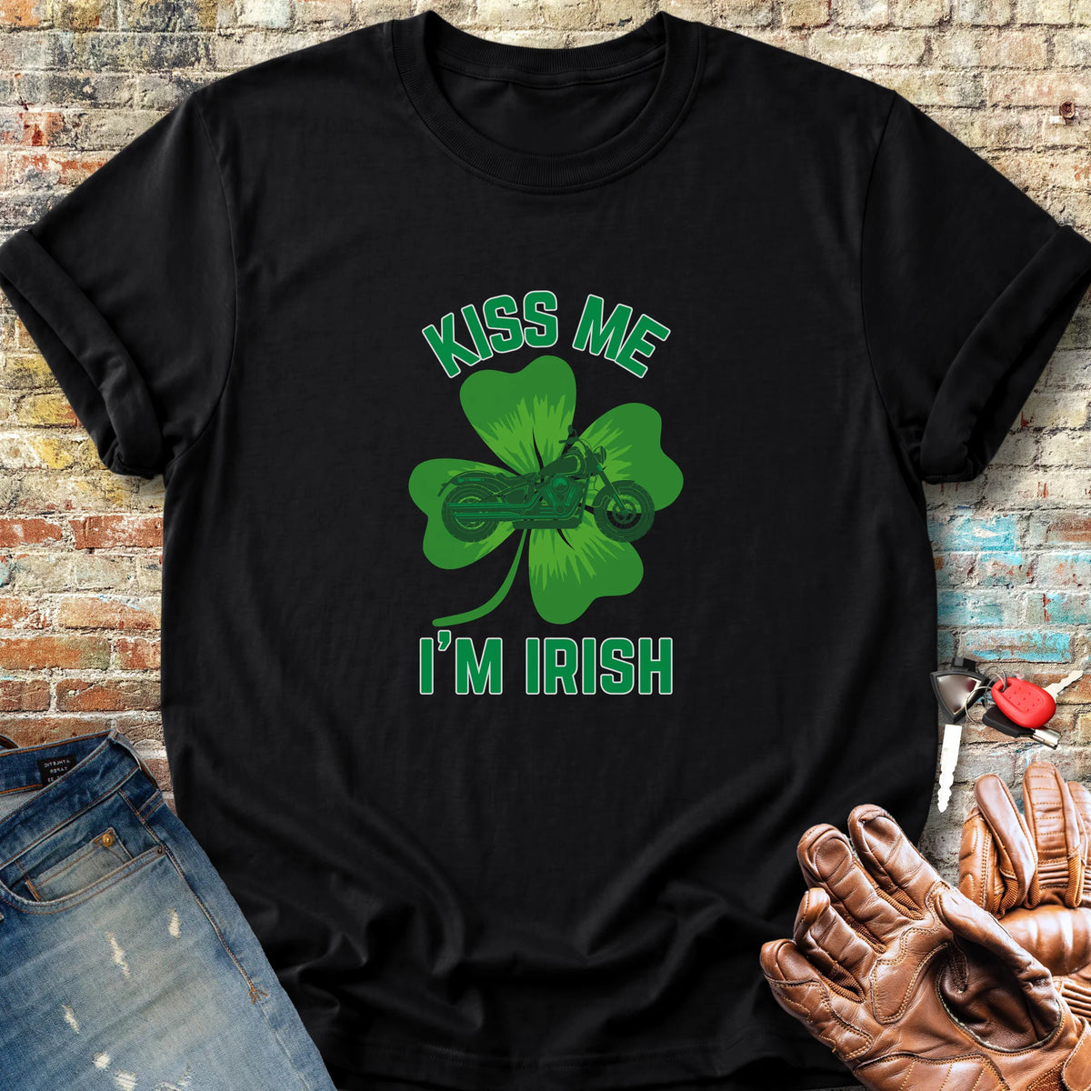 Kiss Me (Shamrock) Classic T-Shirt - Black